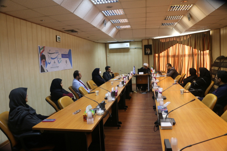 برگزاری مناظره علمی با عنوان «فرضیۀ سطحیسازی در محیطهای آموزشی الکترونیکی»